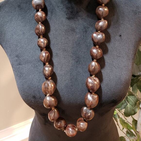 Women Fashion Brown Lumbang Kukui Nut Seed Collar Necklace with Lei Ribbon Clasp - Picture 1 of 6